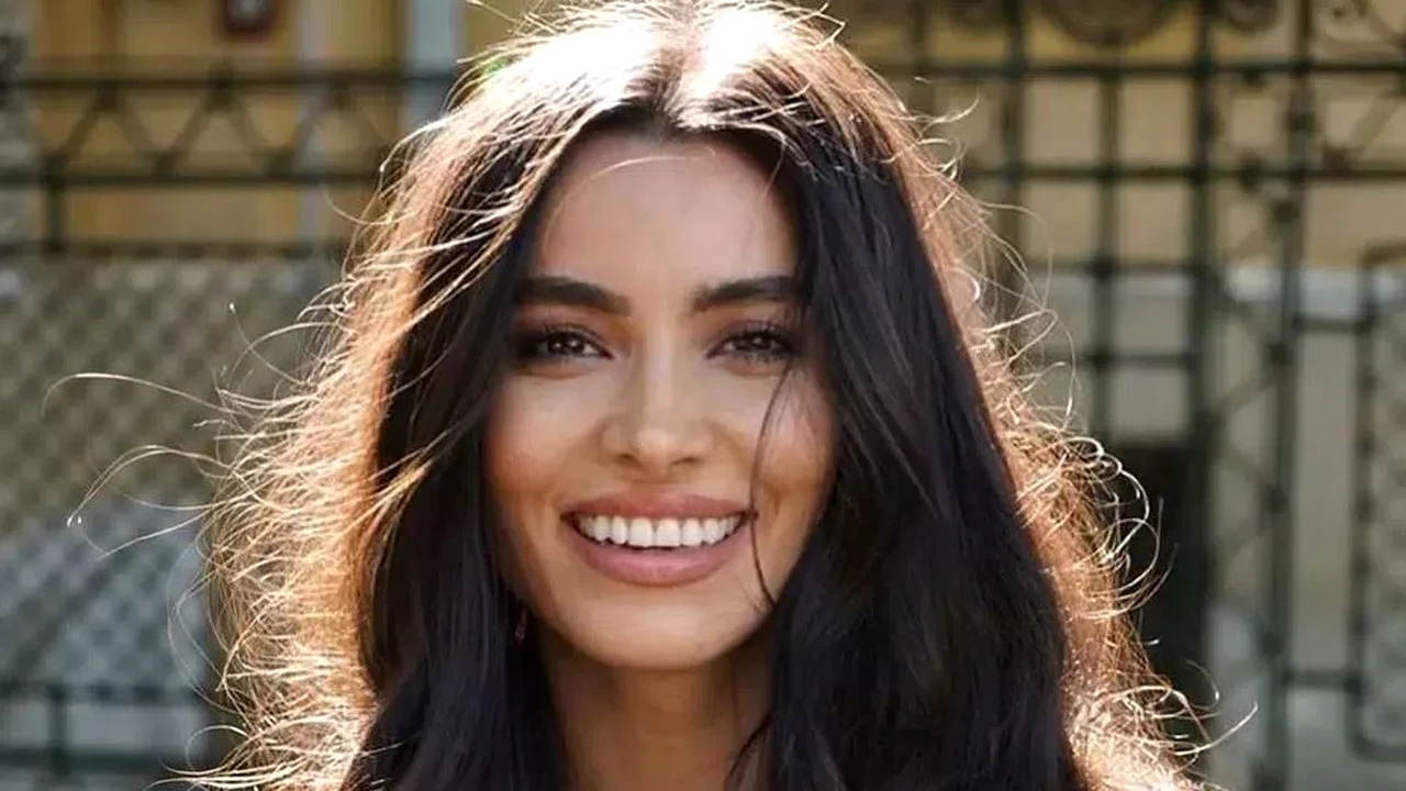 Vedetele cu care s-a iubit fosta logodnică a lui Bogdan Stelea, după despărțirea de portarul naționalei: „Încă mi-a rămas în suflet, iar soțul meu știe asta”. E una dintre cele mai frumoase femei din România. Galerie foto