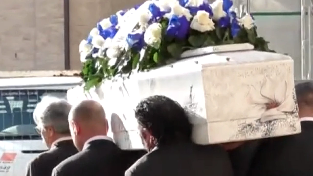 Imagini tragice. Campioana României, dispărută în 2022, a fost înmormântată. Foto