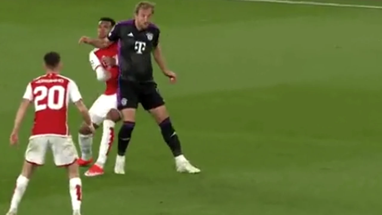 S-a întors „dușmanul” Kane s-o distrugă pe Arsenal! A dat gol pe Emirates, iar fanii englezi au cerut eliminare după un cot în gâtul lui Gabriel. Video