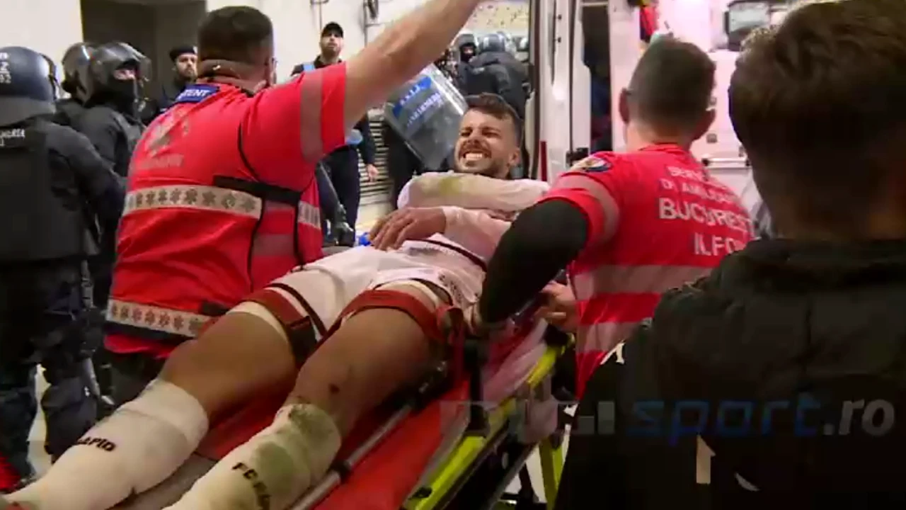 Haos la meciul FCSB – Rapid. Ce s-a întâmplat când Hromada era pe targă. Medicii au făcut semne disperate, jandarmii au intervenit cu scuturile