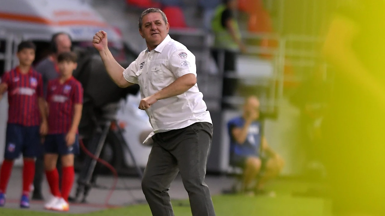 Lăcătuș împlinește 60 de ani! Ce surpriză fantastică i-a pregătit Ogăraru