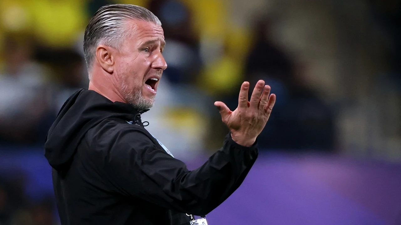 Porecla incredibilă pe care o avea Laurențiu Reghecampf. S-a aflat adevărul abia după ce a fost dat afară de la arabi: „Miroase a ghenă”