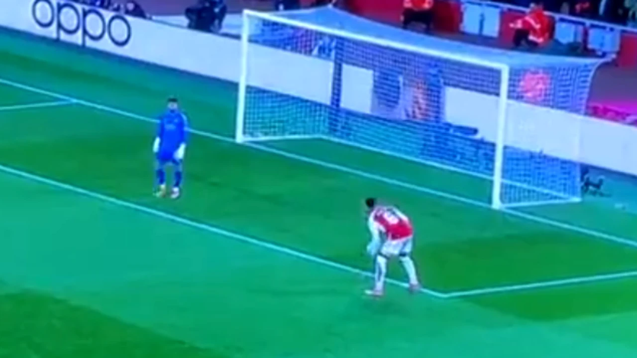 Aşa ceva nu vezi nici în liga a 3-a! Gabriel de la Arsenal a luat mingea în mână în careu, dar nu s-a dat penalty. Explicația arbitrului de Champions League pentru jucătorii lui Bayern e halucinantă