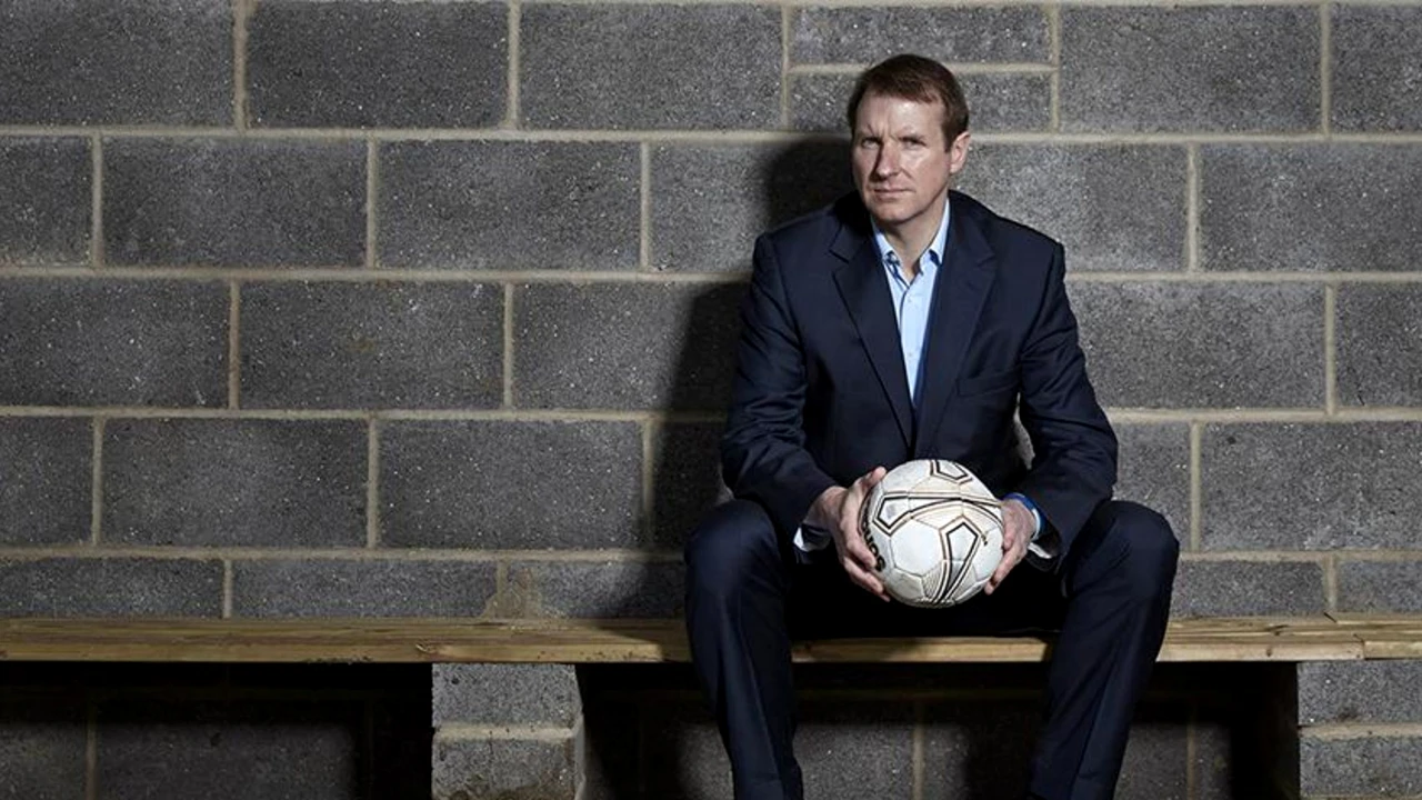 Incredibil! Cel mai cunoscut jurnalist sportiv al țării a fost dat afară după 35 de ani. Milioane de fani îl citeau