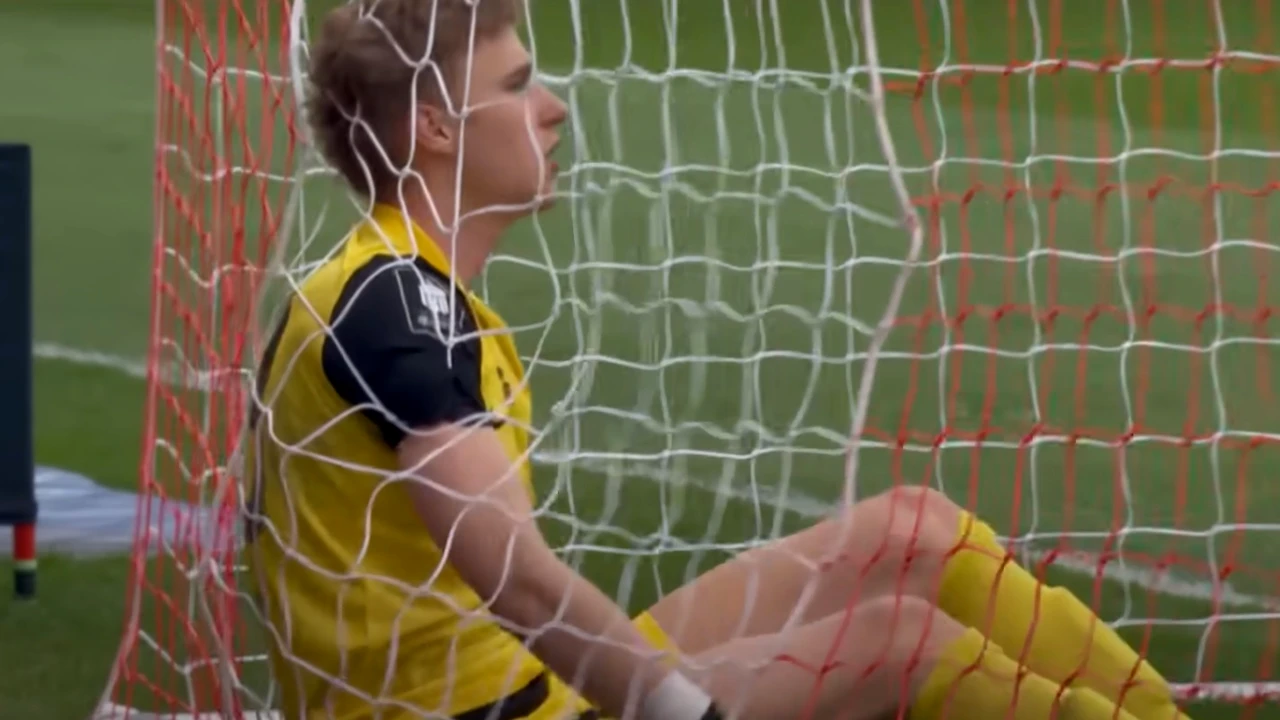 Golul anului a fost marcat în Polonia! Portarul advers a degajat fantastic și mingea a intrat în poartă. Video