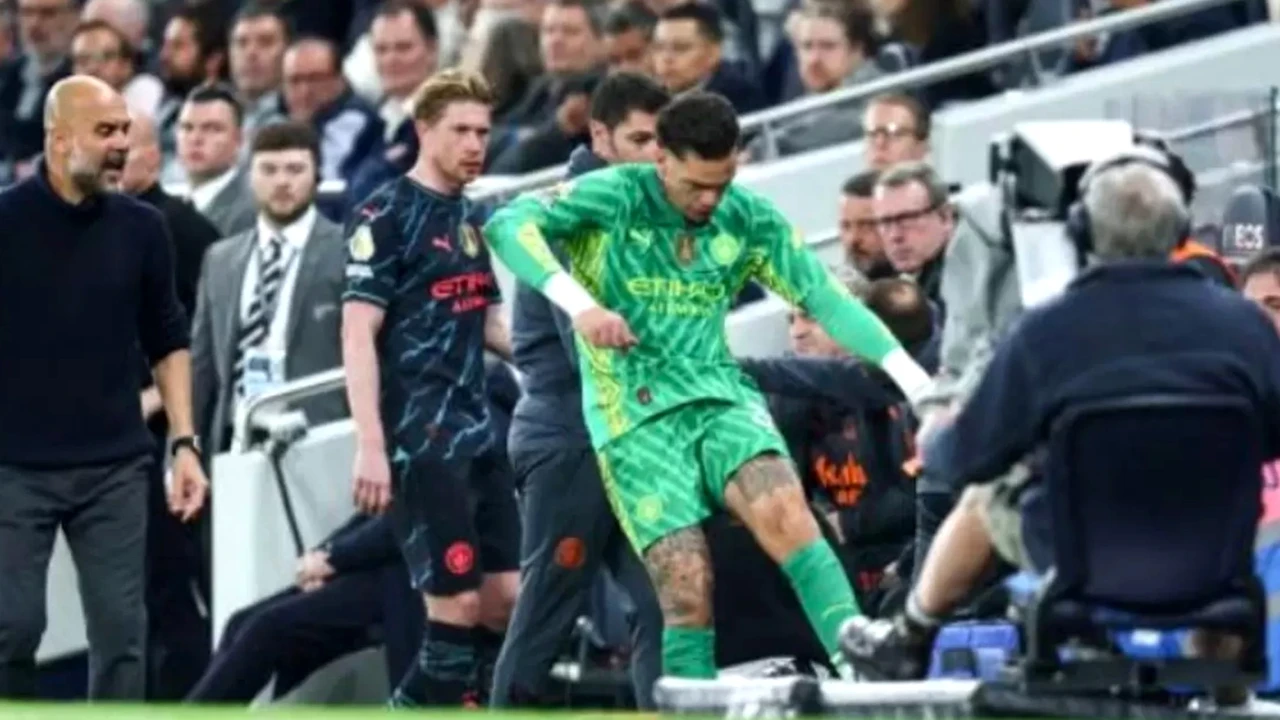 Scandalos! Fotbalistul schimbat de Guardiola a lovit tot ce a prins în cale. Pep nu l-a menajat la conferința de presă