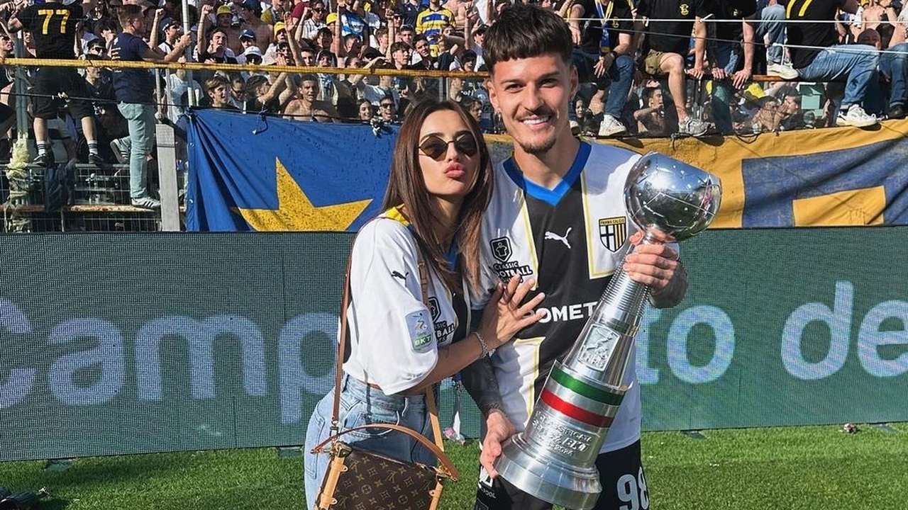 Iubita lui Dennis Man a atras toate privirile după ce Parma a promovat în Seria A! Alexandra Ionela e fostă Miss Arad