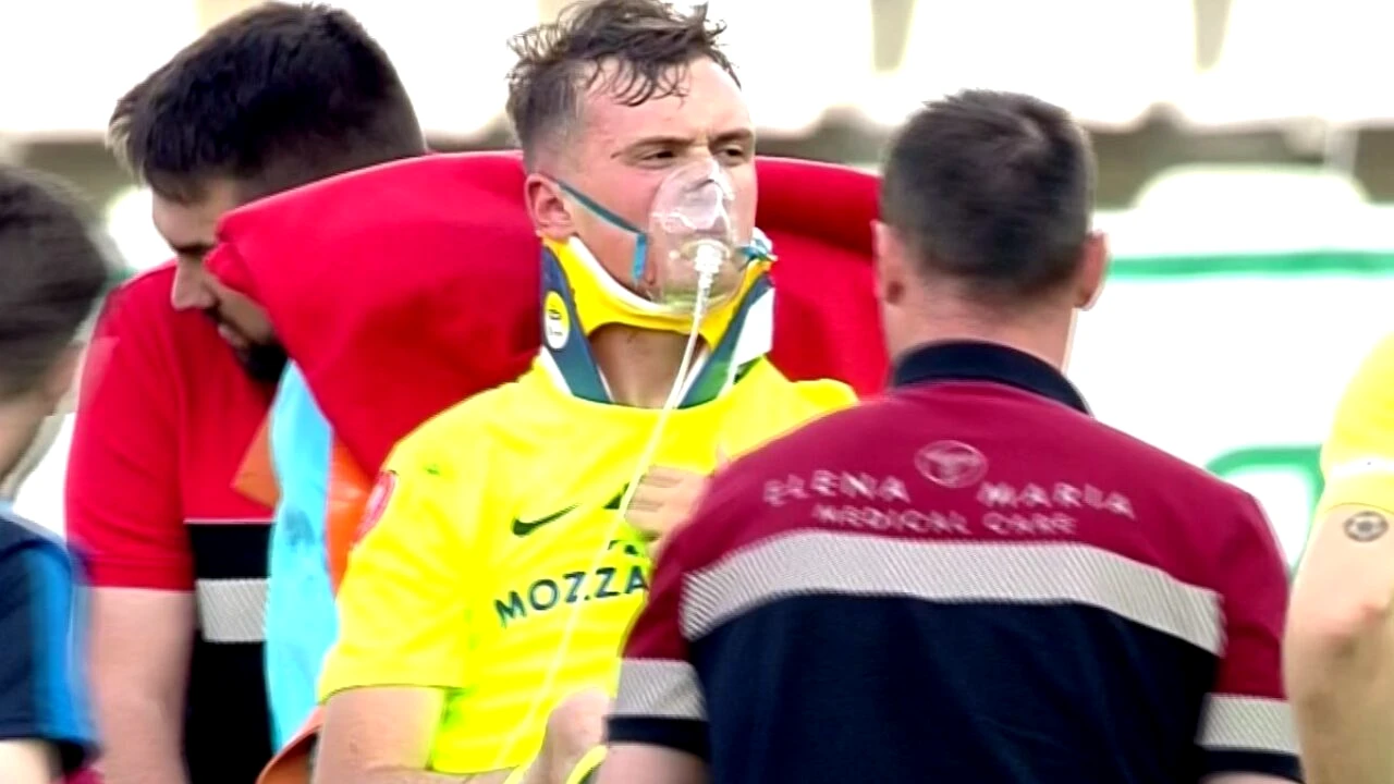 Dinamo a cerut ajutorul lui Luca Mihai înaintea barajului cu Csikszereda! Ce răspuns a dat jucătorul băgat în spital de Homawoo