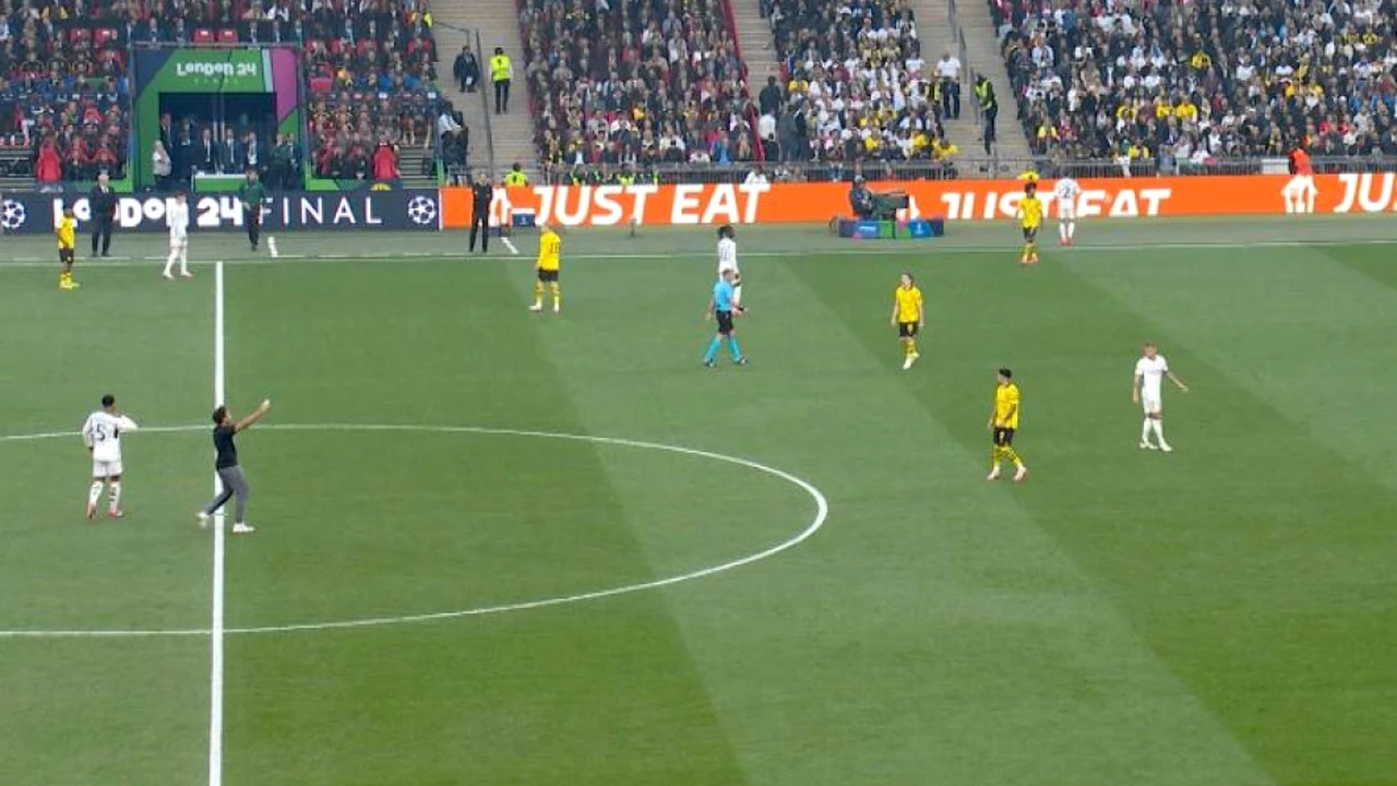 Finala Champions League a fost oprită după 18 secunde! Ce s-a întâmplat pe gazon