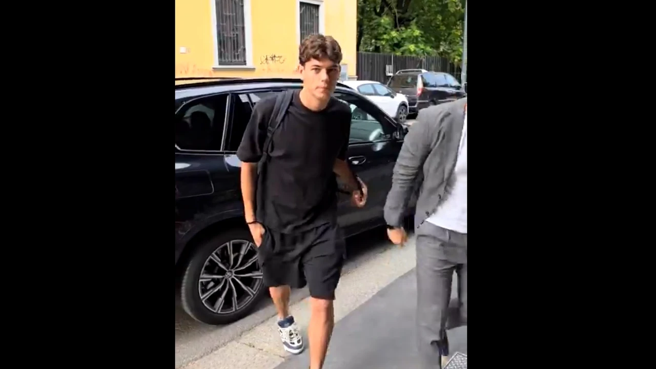 Una dintre marile speranțe ale României semnează cu AC Milan. A făcut vizita medicală și va fi prezentat