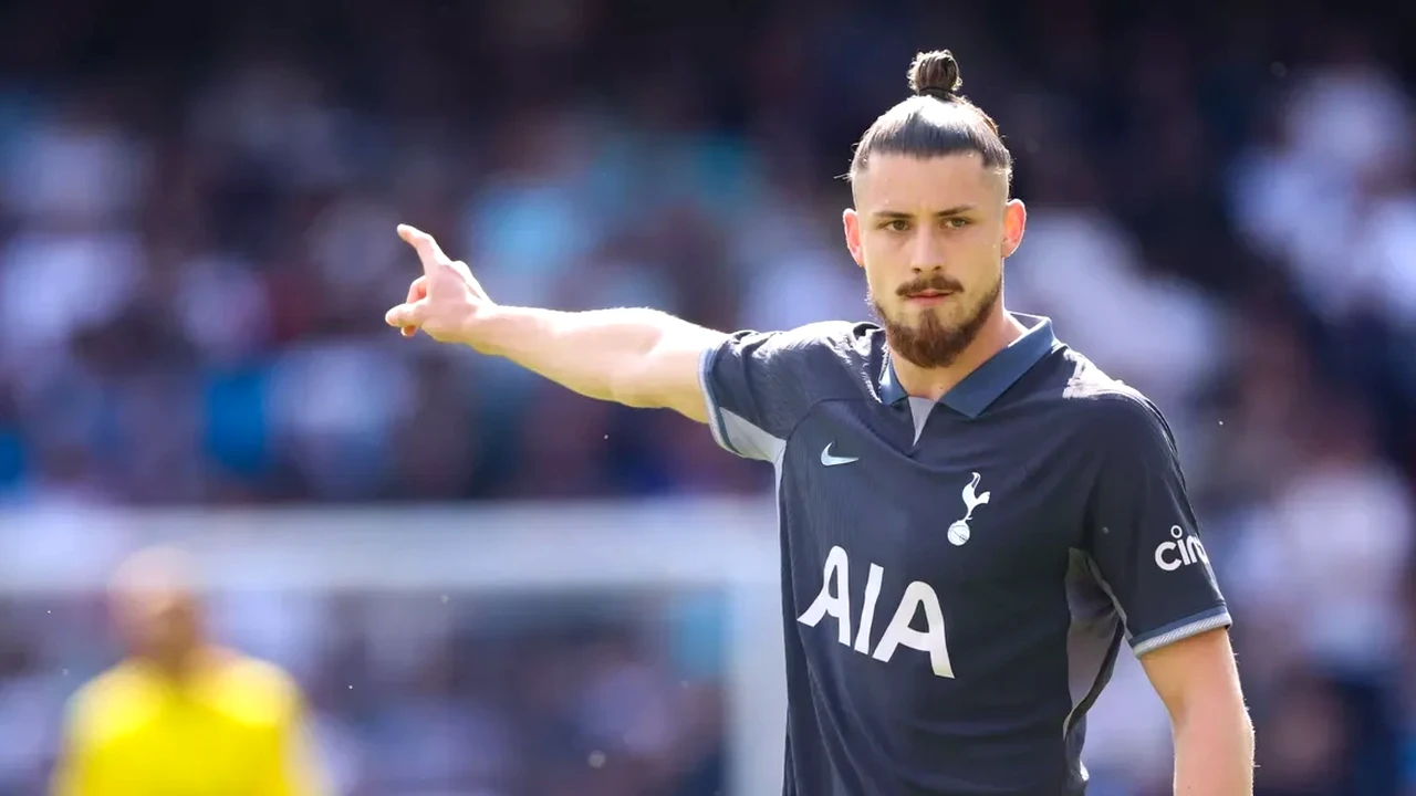 Ce notă a primit Drăgușin după o repriză în fața lui Bayern, gigantul pe care l-a refuzat în iarnă. Postecoglou l-a scos la pauză