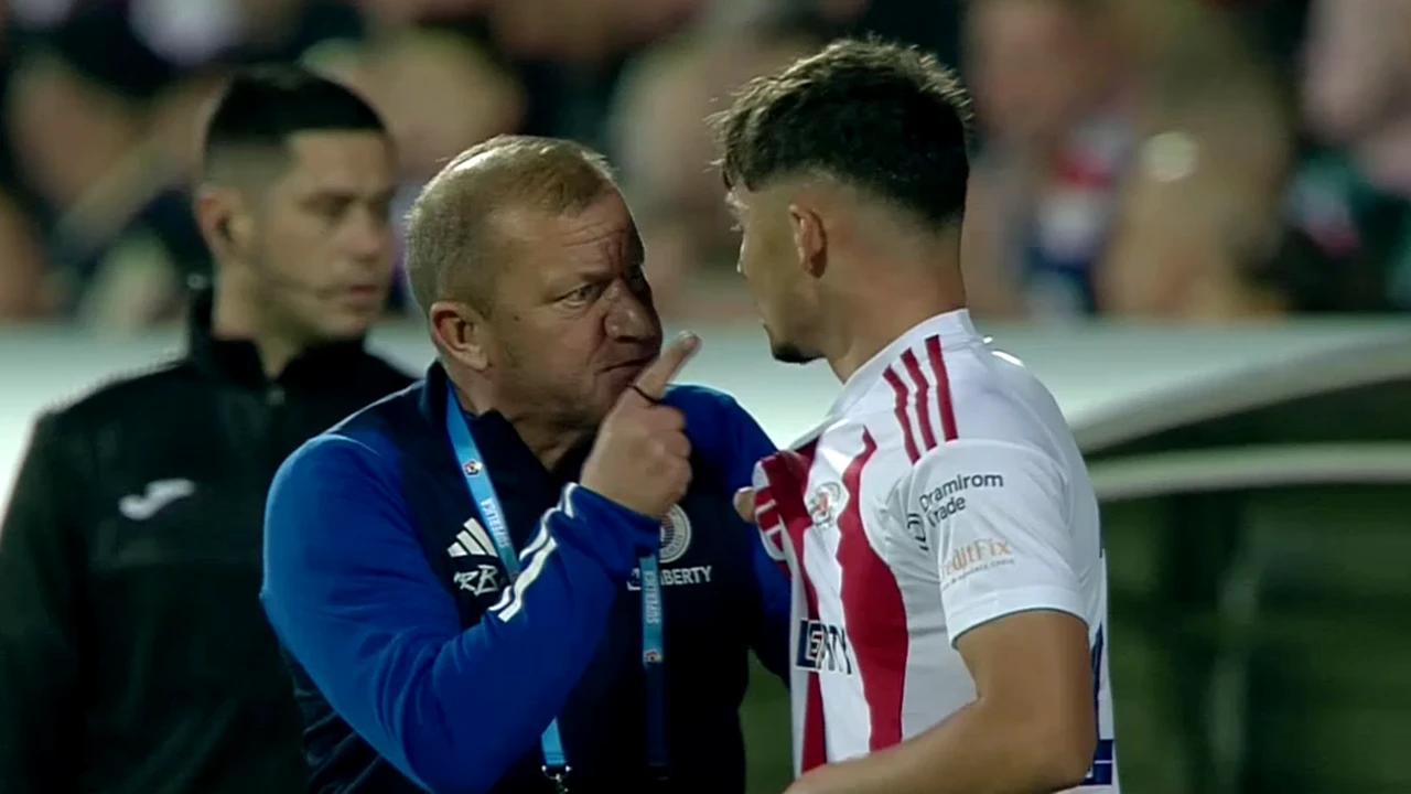 Furios RĂU! Dorinel, criză pe margine la meciul cu Dinamo: și-a luat jucătorul de gulerul tricoului