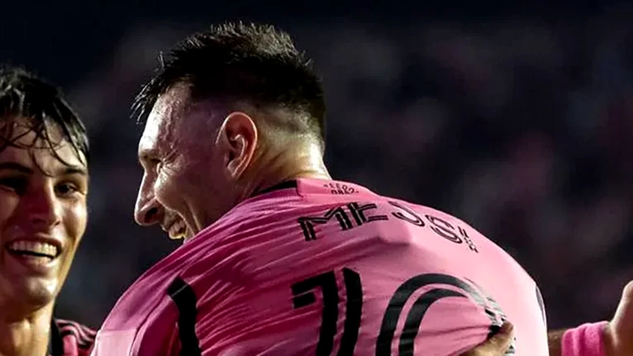 Messi, două goluri la revenirea pe teren după două luni
