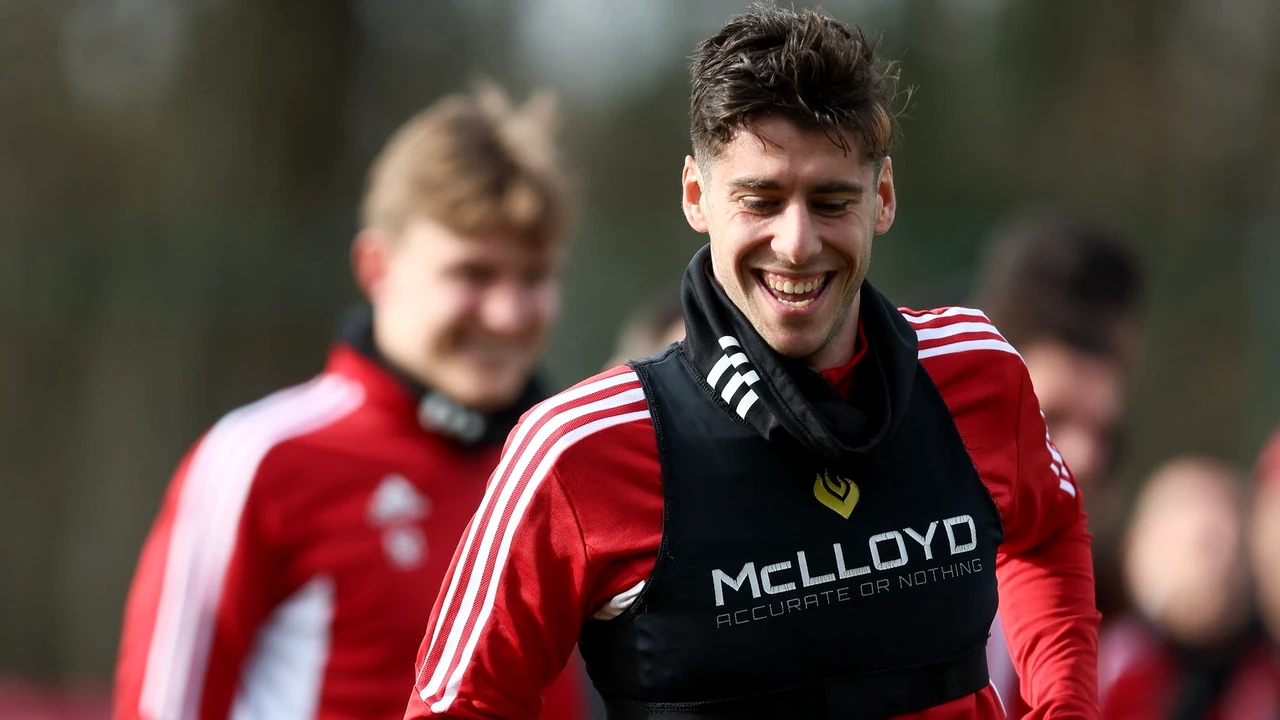 Două transferuri dintr-o lovitură la Rapid, unul se poate face chiar azi! Ce mutări a anunțat în direct Viorel Moldovan