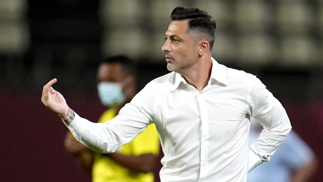 Rădoi, anunț tranșant pentru duelul cu FCSB: ”Nu mergem să ciupim un egal. Publicul e arbitrul nostru pentru noi”