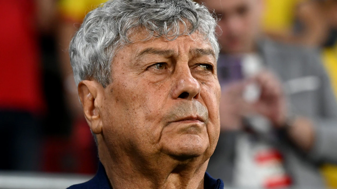 Critici pentru Mircea Lucescu: ”În public? Trebuie să ne aşezăm toţi în fotolii să aplaudăm?”
