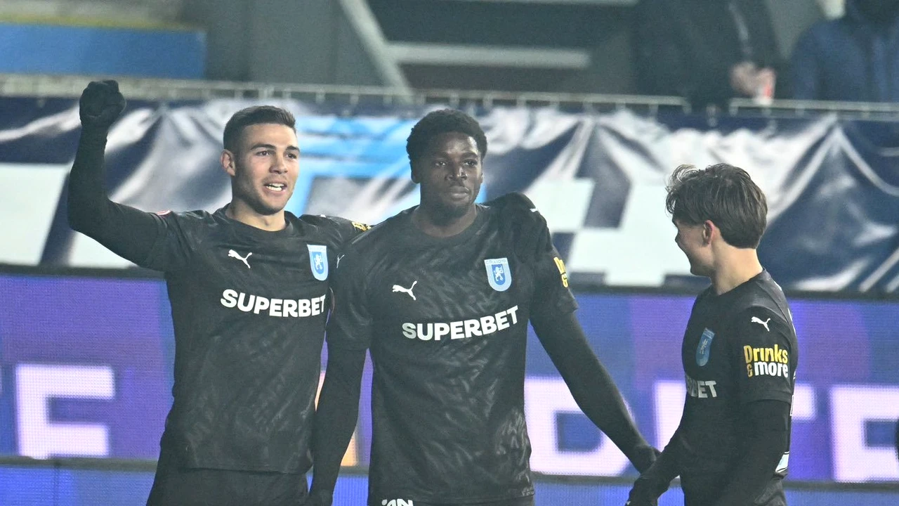 U Craiova, noul lider al Superligii după victoria clară din deplasare, cu Petrolul. Neagoe și-a „înțepat” jucătorii: „Nu știu că a trecut luna cadourilor”