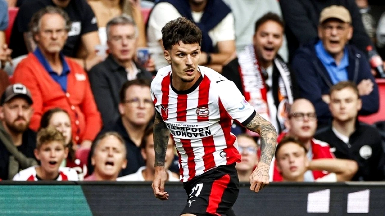 Dennis Man, un nou meci la PSV. Echipa s-a împiedicat acasă, iar el a fost scos la pauză. Antrenorul: ”Am jucat groaznic!”