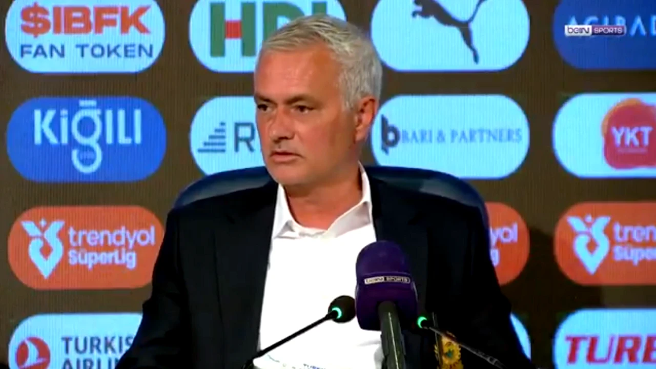 Jose Mourinho şi-a distrus jucătorii, după un nou meci ruşinos făcut de Benfica: ”Unii par uneori deconectaţi de realitate, de parcă nu ar trăi pentru fotbal”