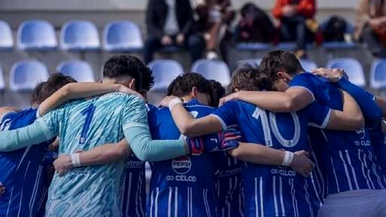 Farul Constanţa este campioana Ligii de Tineret, în timp ce echipa mare din Superliga se luptă pentru evitarea retrogradării