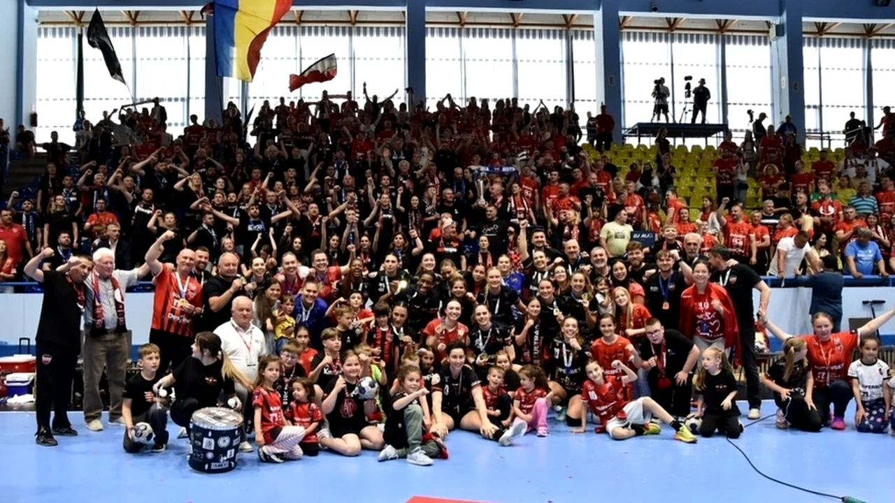 Bistriţa petrece! Gloria a câştigat titlul la handbal feminin în premieră. Hegemonia CSM Bucureşti s-a întrerupt după trei ani