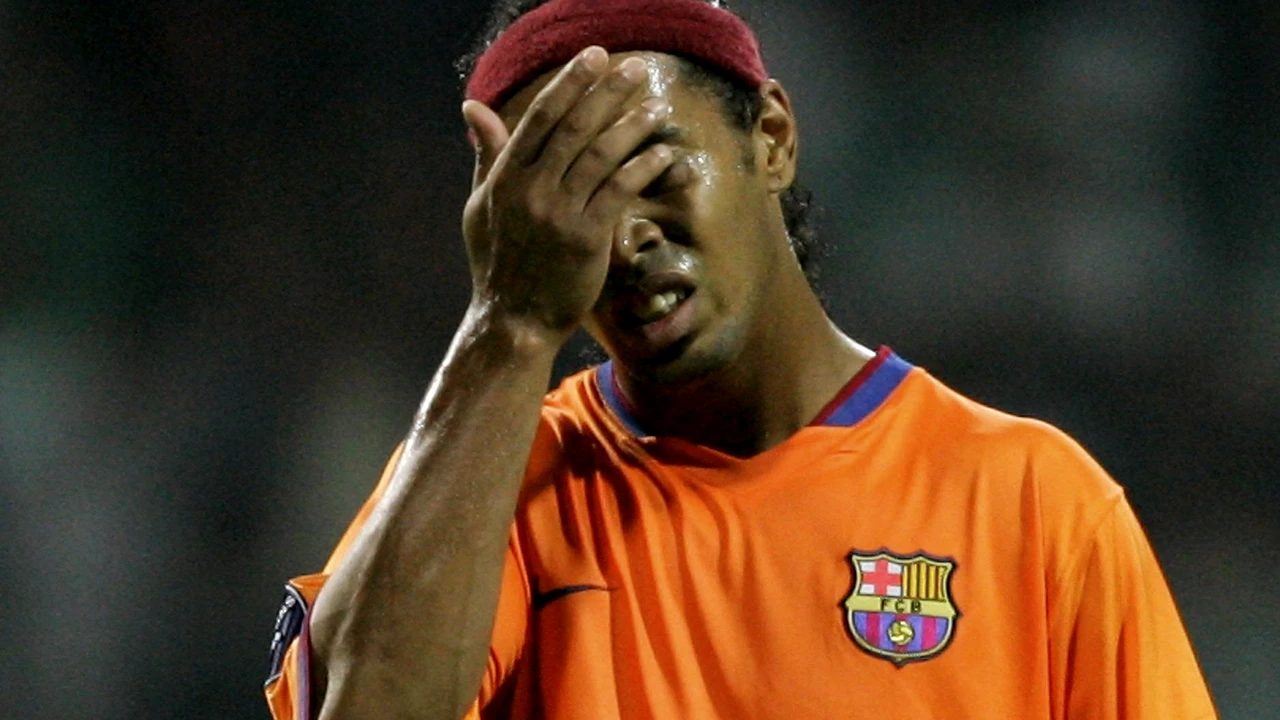 Ronaldinho trece prin clipe grele: ”Este Covid-19. Se află la Terapie Intensivă”