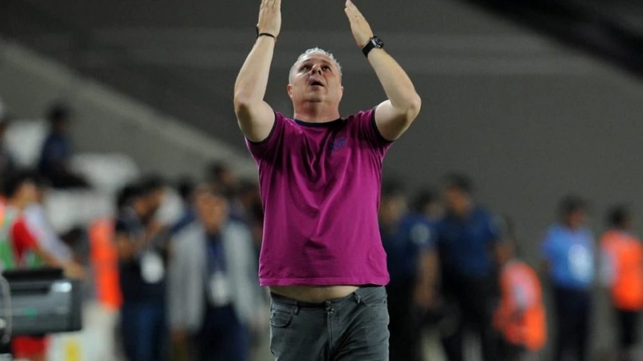 Marius Șumudică șochează: ”Ne lăsăm toți de fotbal! Ne dăm foc la licențe și jucătorii la legitimații!”