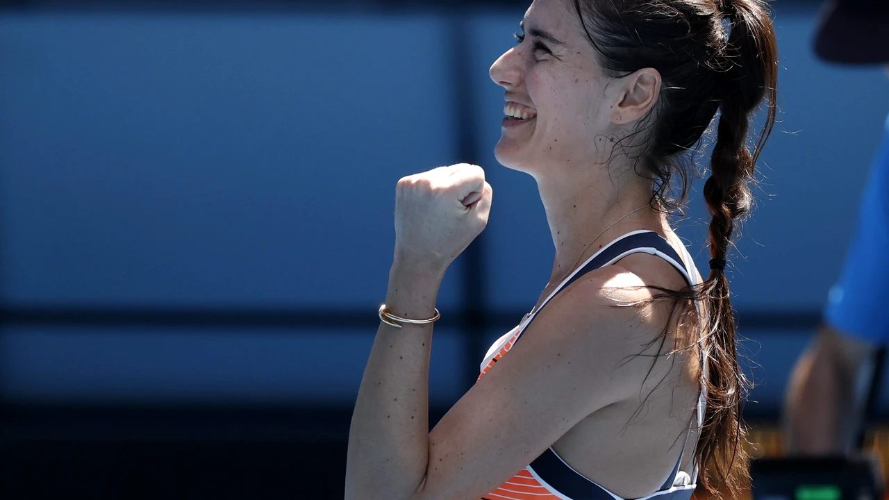 Victorie superbă pentru Sorana Cîrstea la Sankt Petersburg. O poate depăși pe Simona Halep la turneul de la Dubai