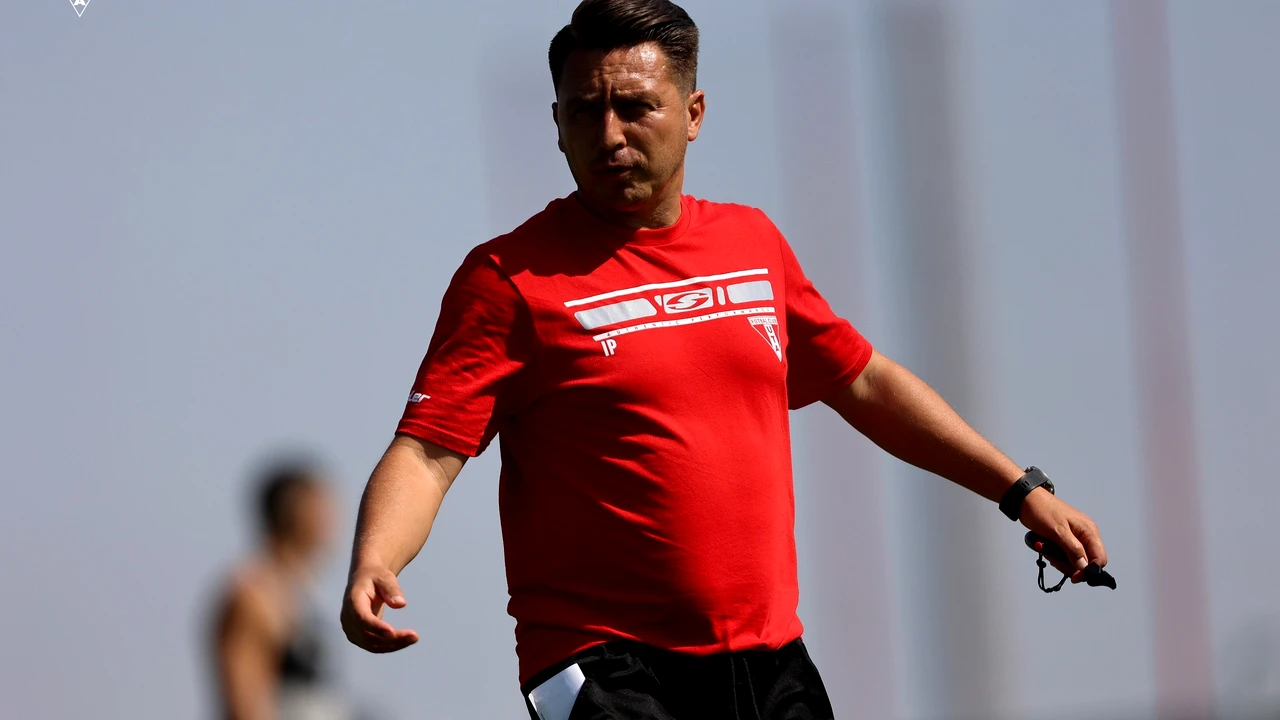 Ilie Poenaru surprinde pe toată lumea. „Nu este adevărat că putem antrena fără licență. Învățăm multe la școală”. EXCLUSIV