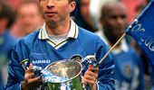 Cine sunt cei 14 fotbaliști români care au jucat în Premier League. Dan Petrescu, deasupra tuturor