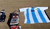 Moment fabulos în Argentina. Spectacol aerian cu cel mai mare tricou al lui Messi | FOTO