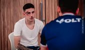 Scene șocante! 6 fotbaliști răniți după ce autocarul a fost atacat de fanii echipei adverse. Video