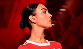 Absolut incredibil! Ce rochie a purtat Georgina lui Ronaldo la Săptămâna Modei de la Paris. A defilat și a lăsat pe toată lumea cu gura căscată