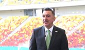 Ilie Dumitrescu s-a răzbunat pe „fotbalistul preferat”: „M-a luat de tricou, m-a împins în uşă şi mi-a zis asta”