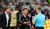 Ce riscă tușierul care a semnalat ofsaid la golul marcat de Bayern și anulat în minutul 90+13