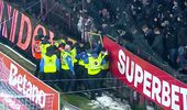 CFR Cluj, amendată cu 20.000 de lei în urma incidentelor de la derby-ul cu U Cluj. Suporterii oaspeţi au încercat să intre pe teren şi a fost nevoie de intervenţia jandarmilor
