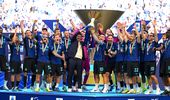Verona i-a stricat sărbătoarea lui Chivu, dar antrenorul a trăit din plin ceremonia de încoronare a campioanei din Serie A