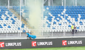 A explodat o fumigenă în peluză, la antrenamentul oficial al României! Jucătorii, tirmiși de urgență la vestiare. Ce s-a întâmplat