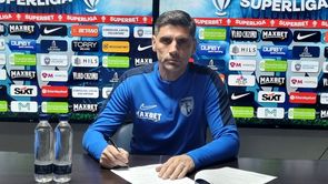 A dus echipa în SuperLigă și a fost răsplătit pe loc! Antrenorul și-a prelungit contractul pentru încă două sezoane