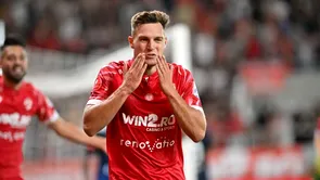 Primire ostilă pentru Dennis Politic, în Dinamo – Hermannstadt. Fanii ”câinilor roşii” l-au luat în colimator pe fostul căpitan. Ce au scandat ultraşii