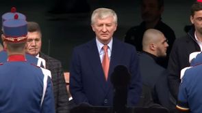 Miliardarul Rinat Ahmetov a ajuns la catafalcul lui Mircea Lucescu