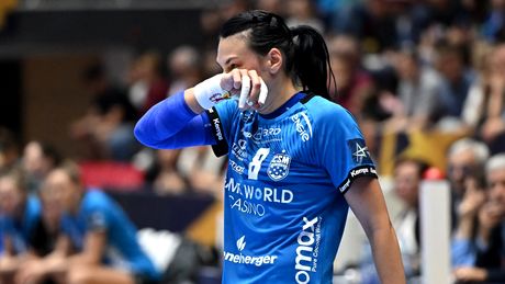 CSM București, eliminată de Team Esbjerg în sferturile EHF Champions League. A fost ultimul meci al Cristinei Neagu în handbalul european