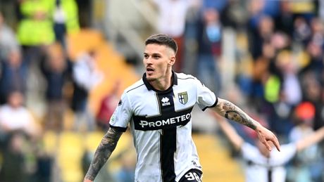 Dennis Man, pe „radarul” unei echipe de top din Serie A! Pleacă de la Parma?