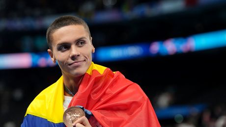 David Popovici, în semifinalele probei de 100 m liber, cu cel mai bun timp, la CM de natație de la Singapore