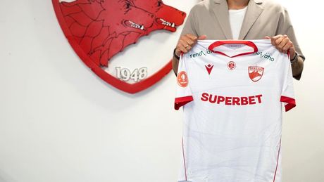 OFICIAL | Transfer la Dinamo! ”Câinii roșii” l-au prezentat pe adversarul naționalei României: ”Bine ai venit!”