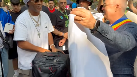 Moment special la Cluj. Ronaldinho a ajuns în Ardeal și a fost întâmpinat de primarul Emil Boc