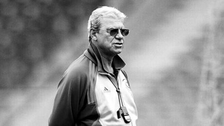 Emeric Ienei a fost înmormântat la Oradea, cu onoruri militare. Nume importante din istoria Stelei, alături de fostul tehnician al „roș-albaștrilor”