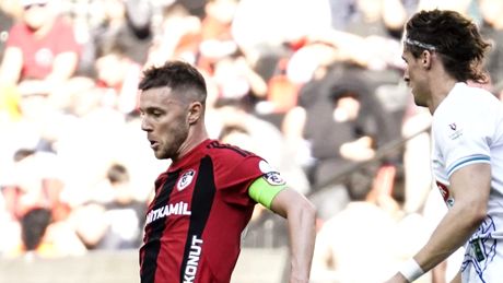 Gaziantep și Rizespor, meci „nebun” în Turcia. Maxim s-a accidentat iar Sorescu a ratat un penalty. Mihăilă nu a strălucit