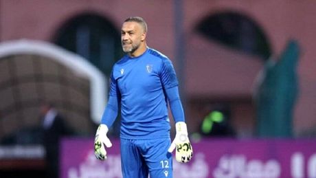 Meci uluitor în Maroc. Un fundaş a intrat în poartă şi a apărat un penalty, după ce cei doi portari ai echipei au fost eliminaţi