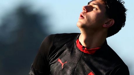 Dinamo poate da lovitura în mercato! Jurnalistul italian a făcut anunțul: „Fotbalistul merge la Dinamo Bucureşti de la AC Milan”